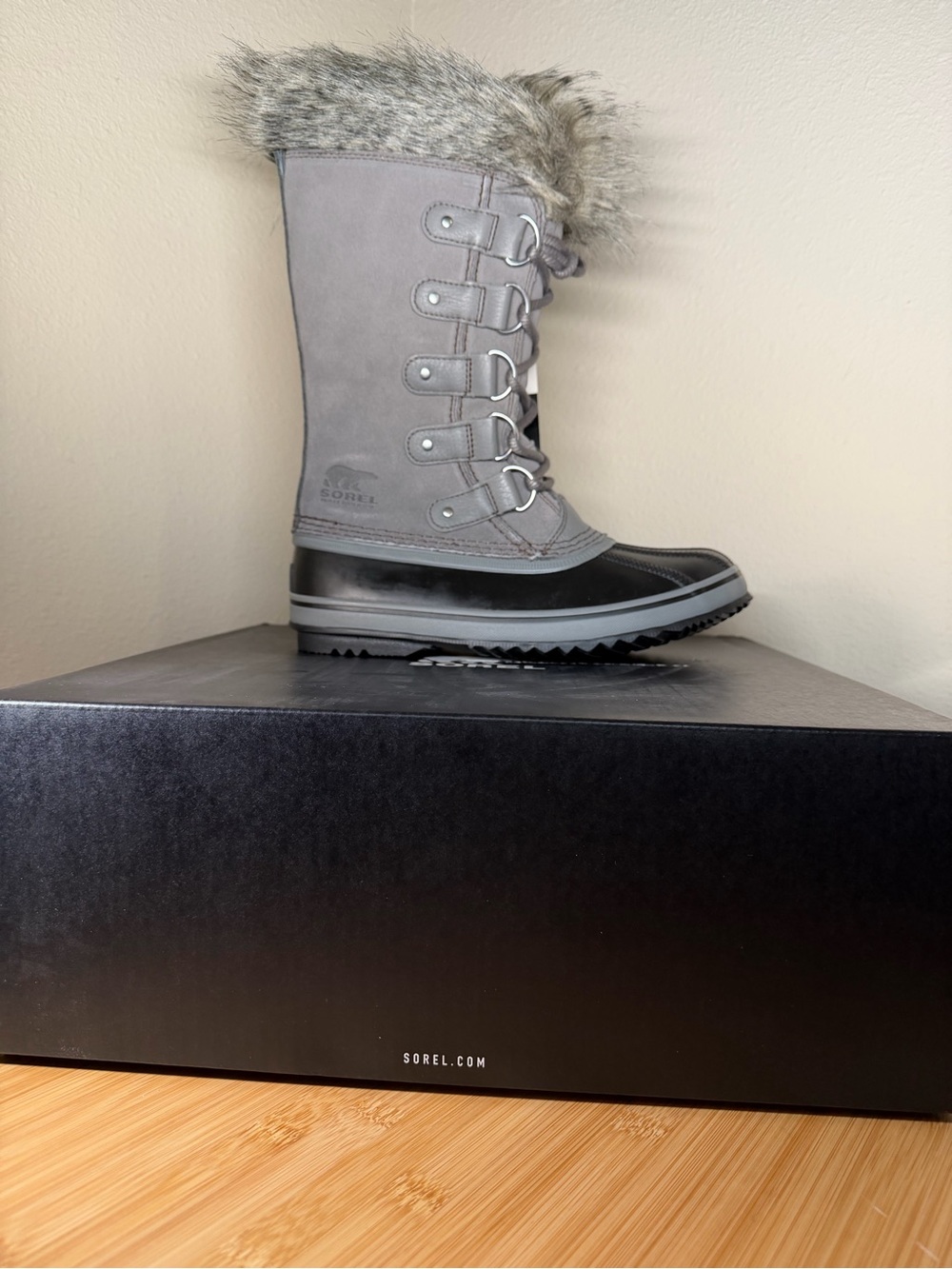 Sorel Joan of Arctic Quarry Black Lace-Up Winter Boot Faux Fur Trim Sz 7.5 NIB
